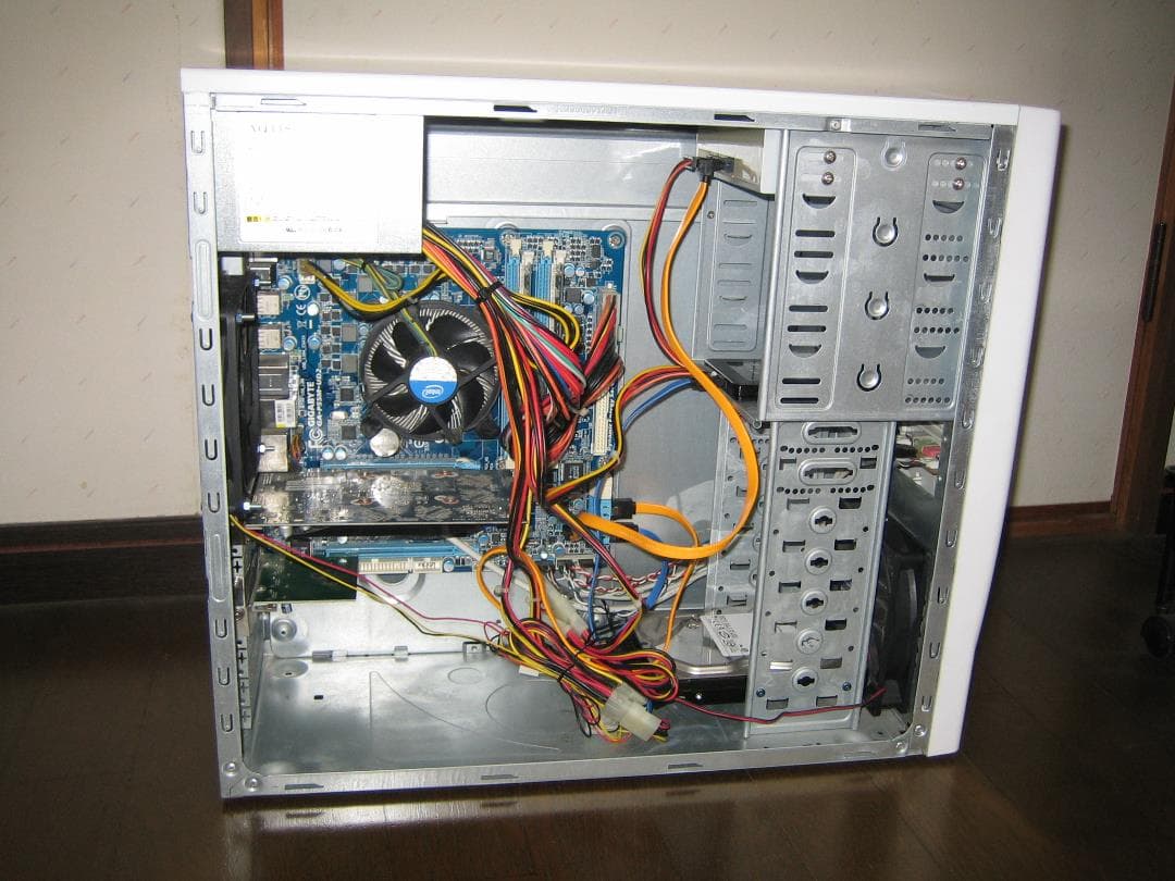 値下げ。　白い　、きれいなパソコン　Core i5－750