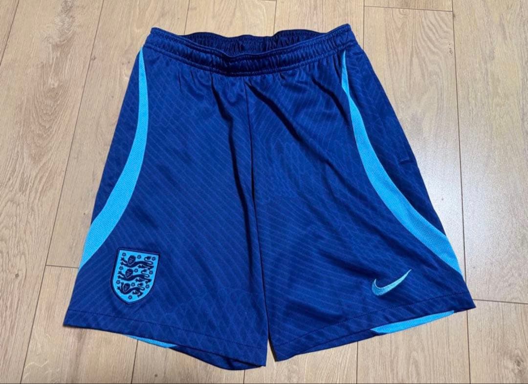 Nike イングランド代表 トレーニング　Mサイズ