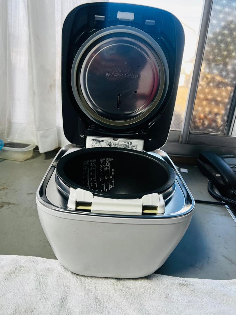 TOSHIBA RC-10ZWT 圧力IH炊飯ジャー 動作品