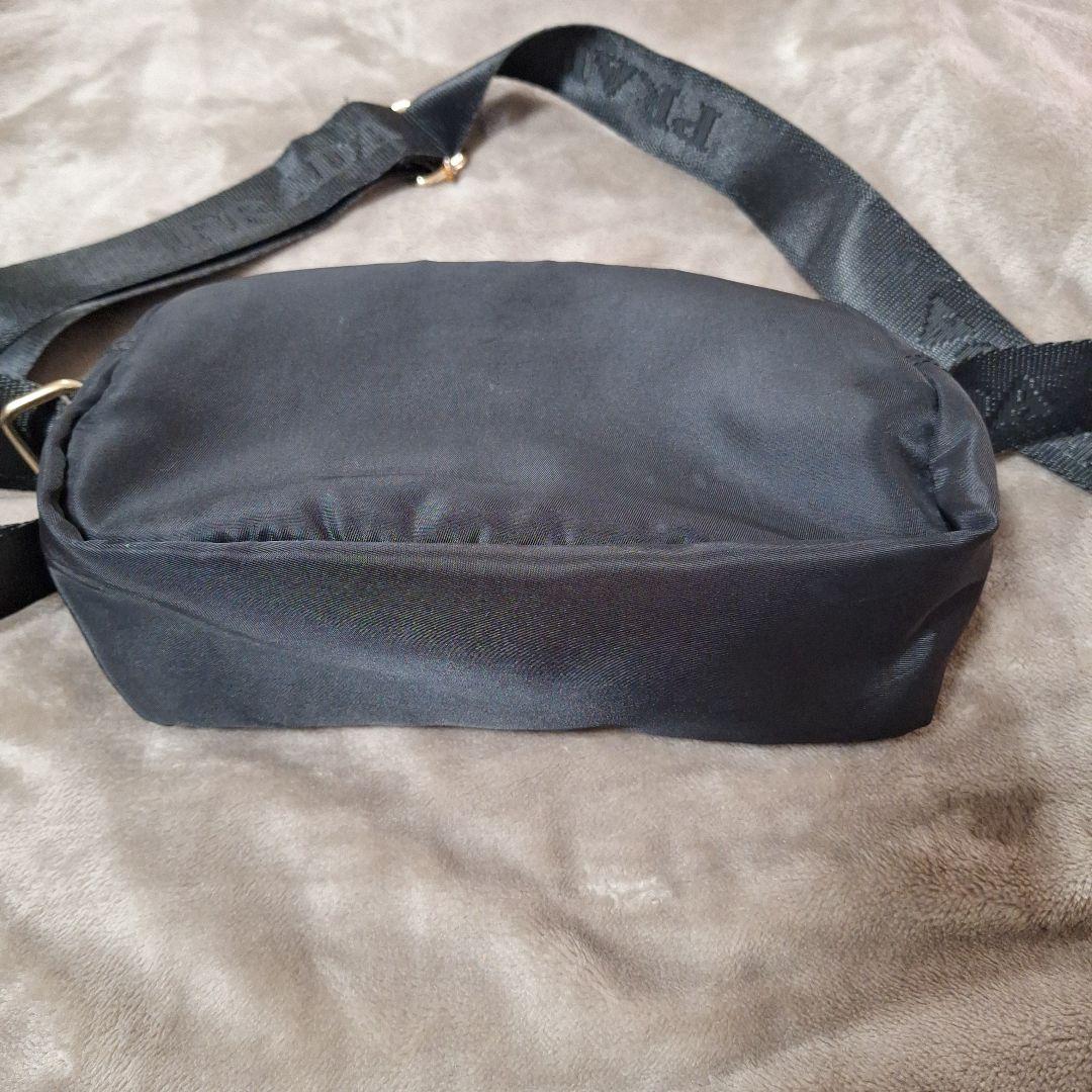 大人気❣️PRADAノベルティショルダーバック ポーチ