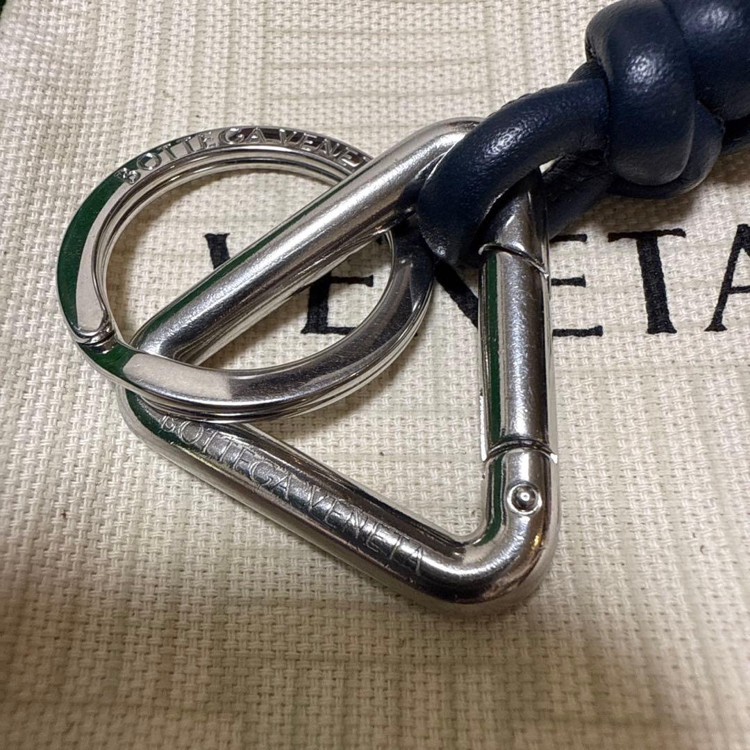 BOTTEGA VENETA ネイビー レザー キーリング