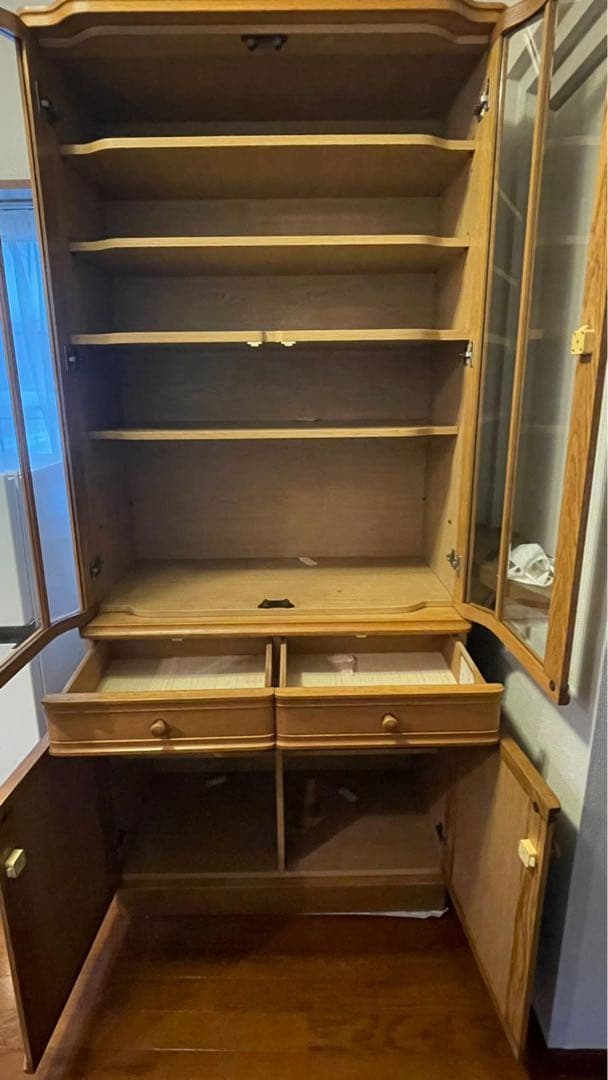 岩国市内取りに方　食器棚