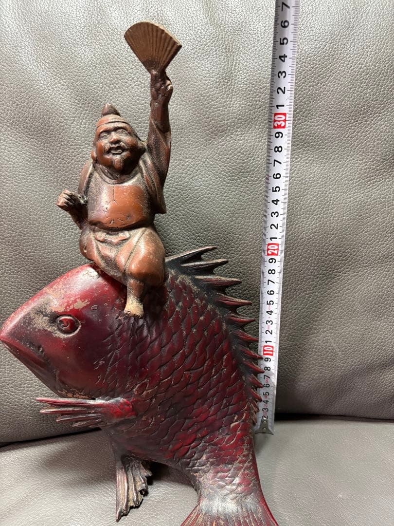 恵比寿さまと鯛の置物