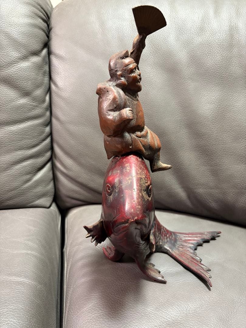 恵比寿さまと鯛の置物