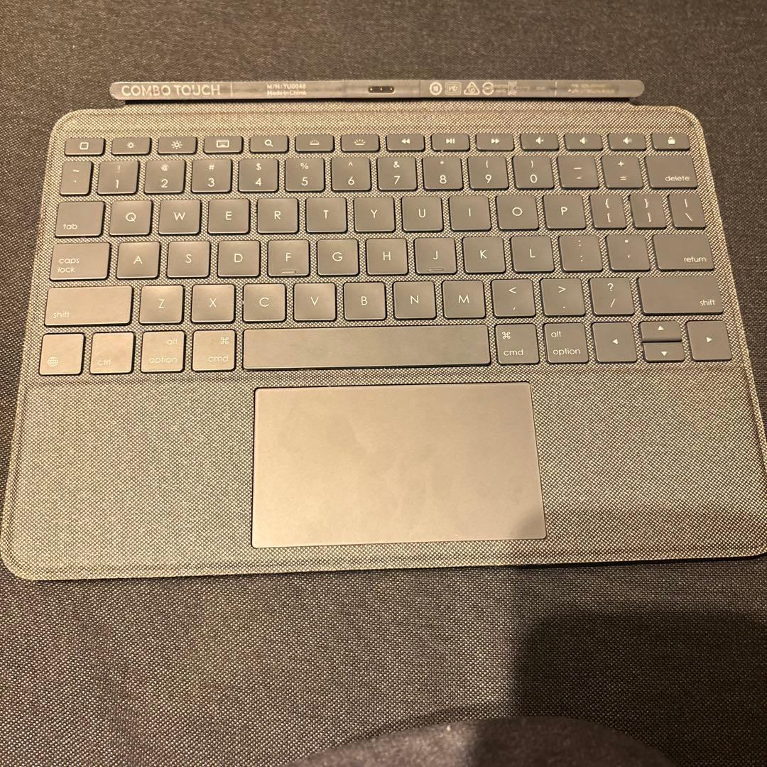 iPad 第8世代 32GB + Logicool Combo Touch