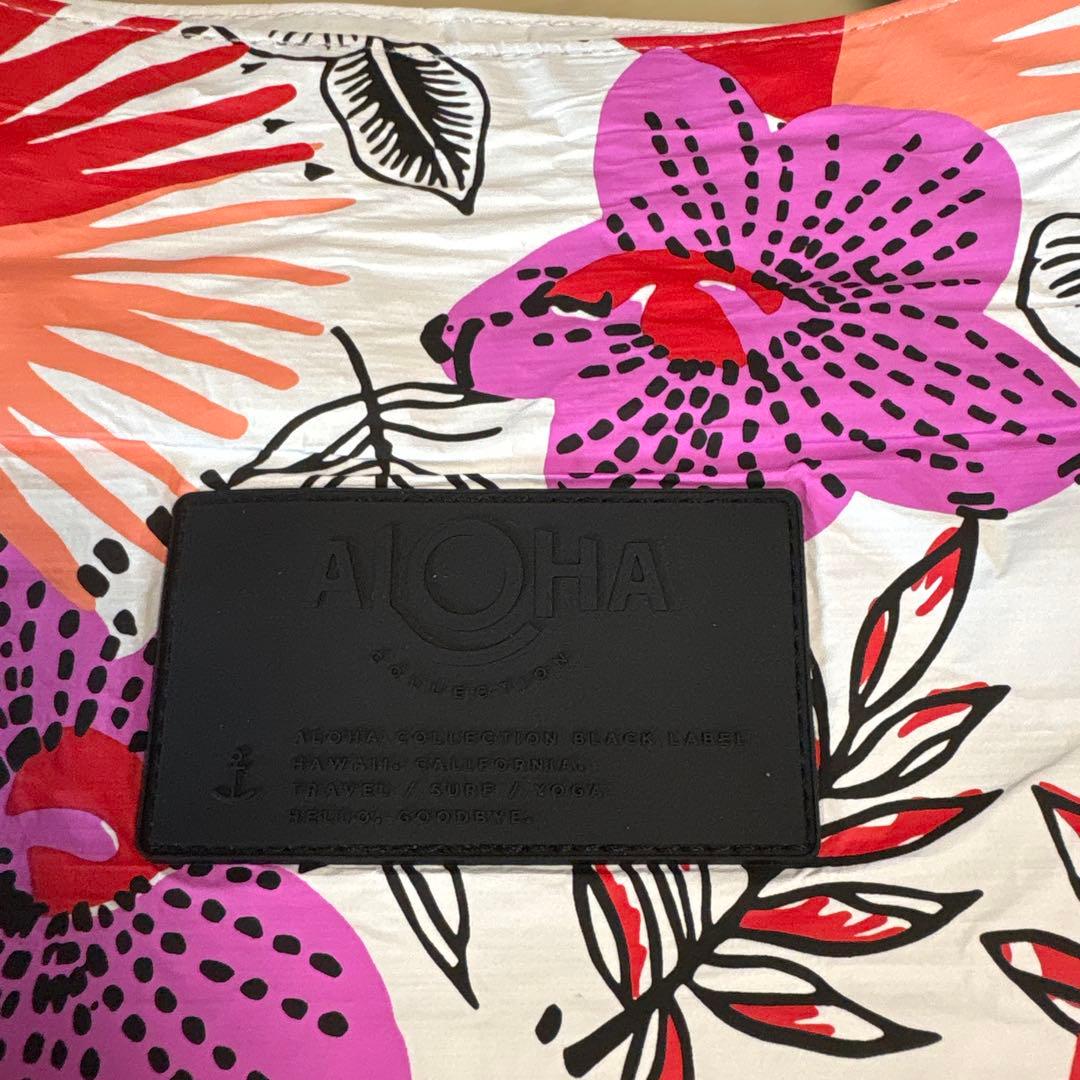 新品未使用アロハコレクショントートバッグ(大)ファスナー外1つ内側2つ 軽い