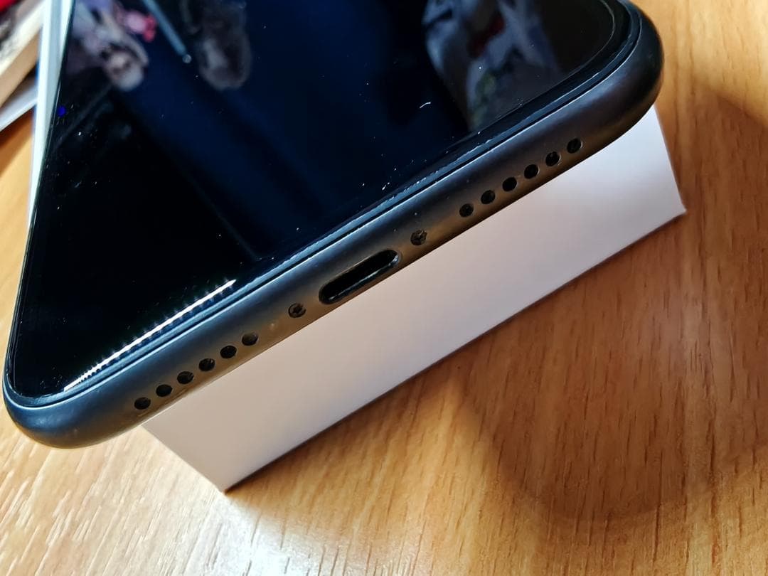 【美品】Apple iPhone 11 ブラック 128GB