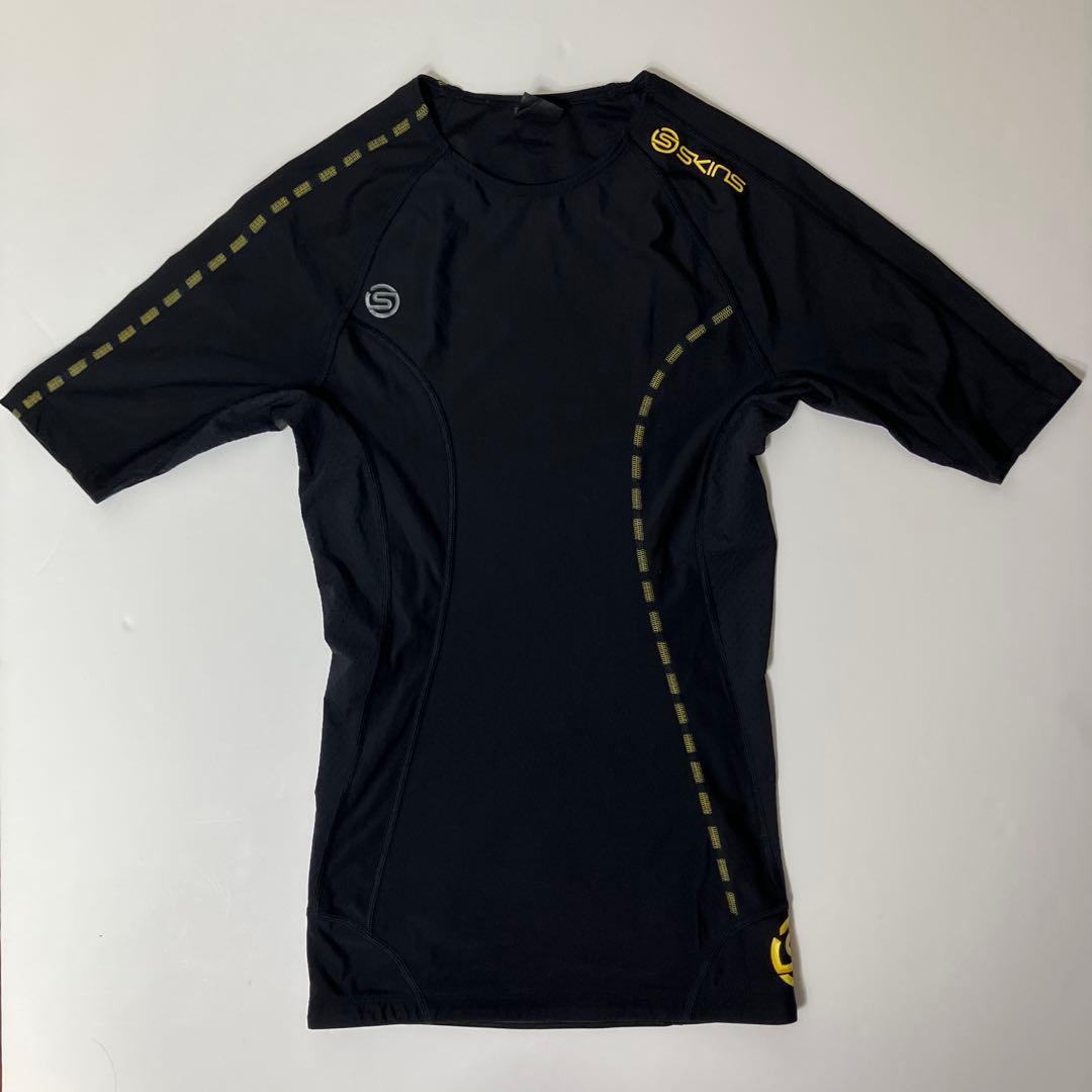 SKINS　7点　フルセット　デサント　スポーツウェア　スキンズ