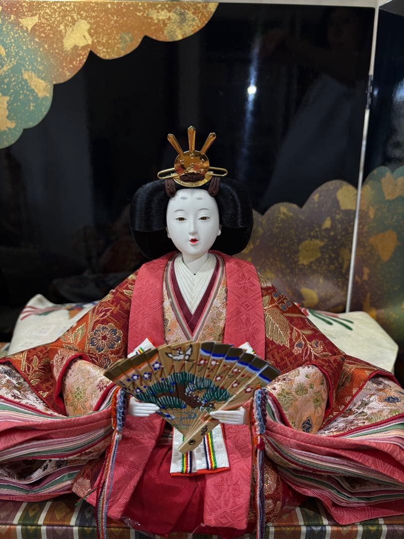 伝統的なひな人形セット