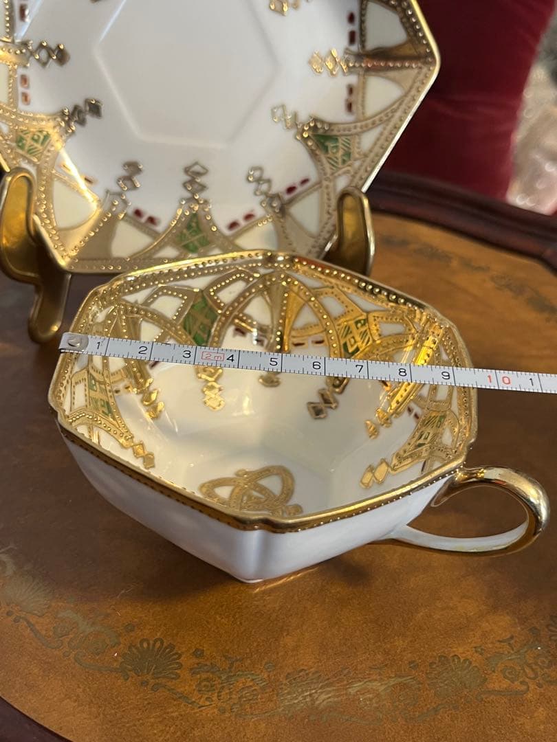 オールドノリタケ　メイプルリーフ印　六角形 金箔装飾 カップソーサー