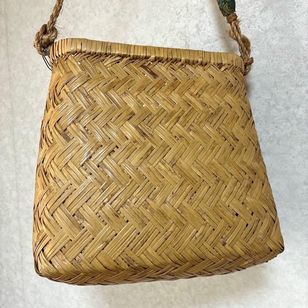 岩手県鳥越地方背負いかご 収穫用 山菜 キノコ　ひも付き 市場かご