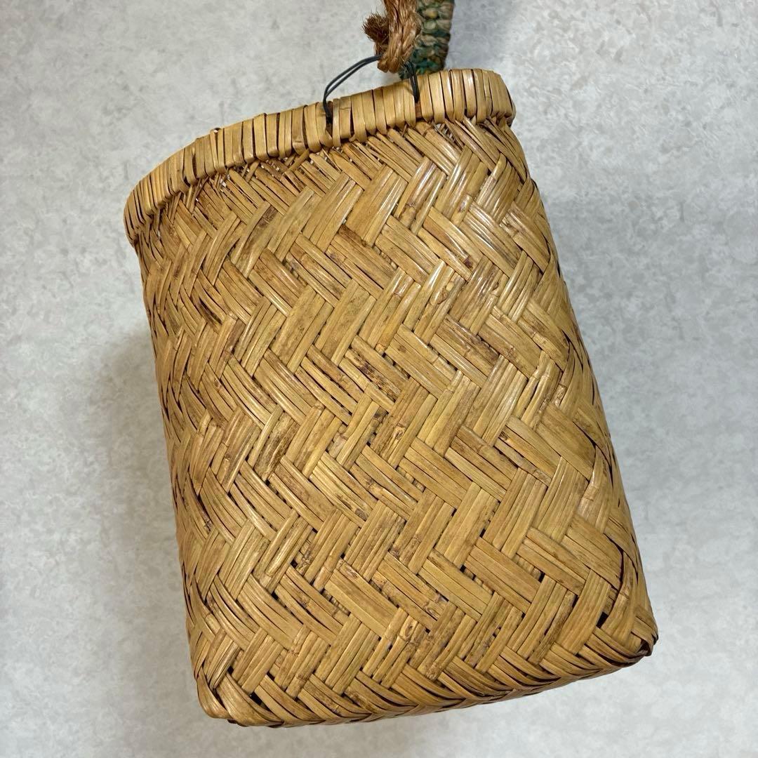 岩手県鳥越地方背負いかご 収穫用 山菜 キノコ　ひも付き 市場かご