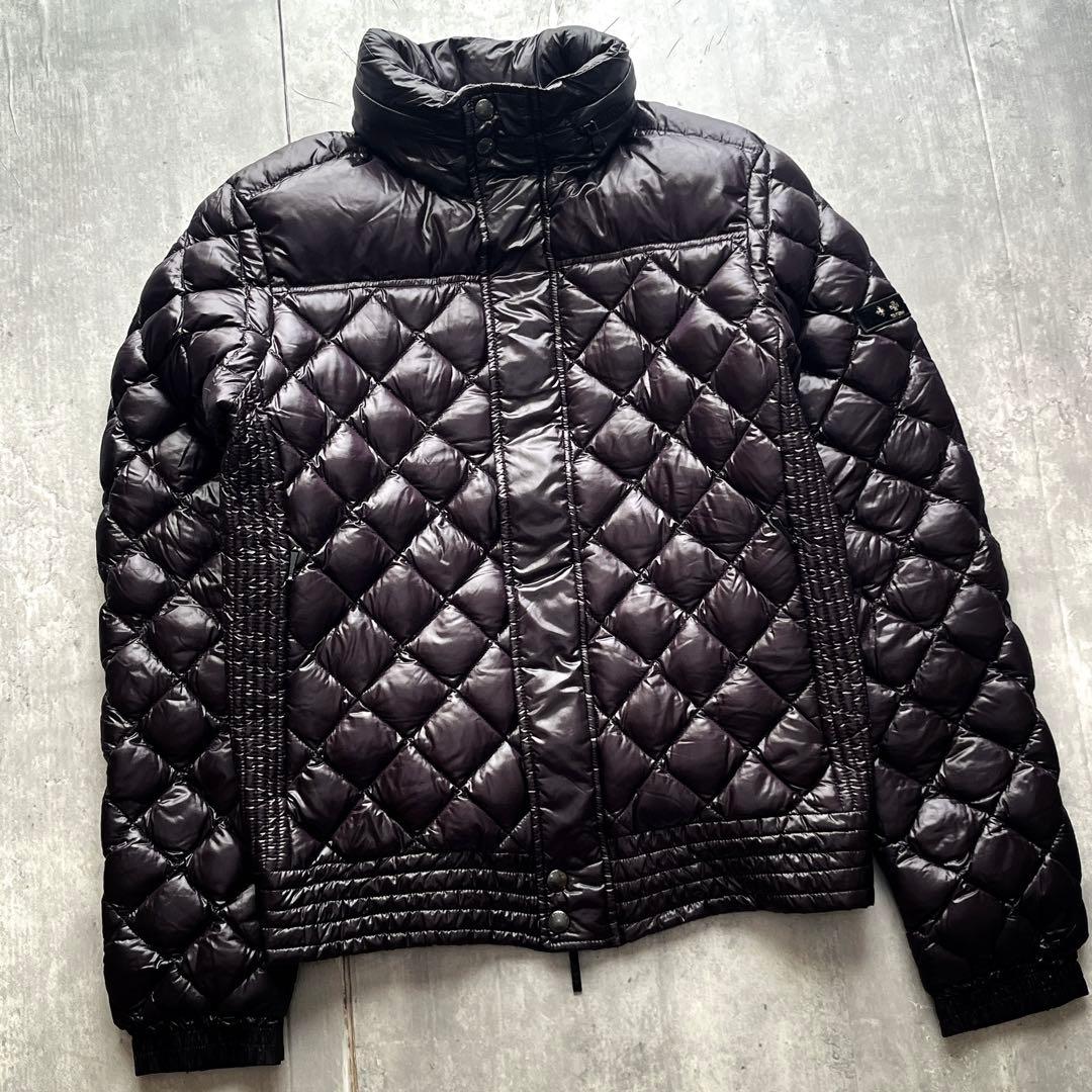 タトラス キルティング クロス 刺繍ロゴ シャイニーダウンジャケット イザール