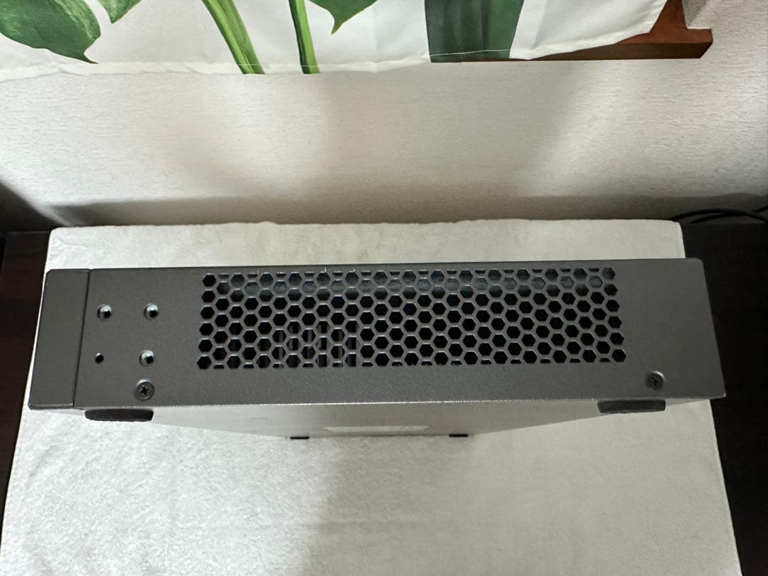 NETGEAR XS708Ev2｜8ポート 10GbE スイッチ美品・動作確認済