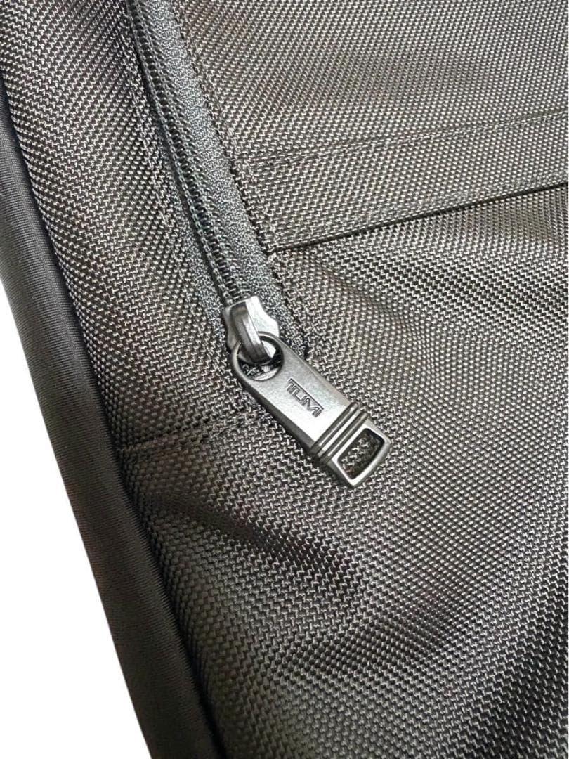 ほぼ未使用 TUMI ALPHA ラージ ラップトップ カバー 黒 PCケース