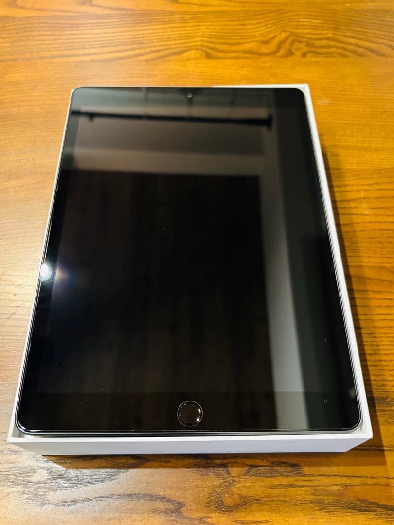 【美品】iPad 第8世代 10.2インチ 32GB Wi-Fi