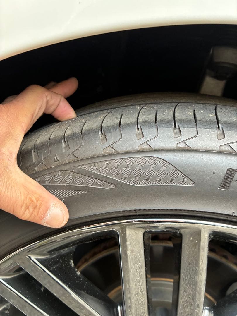 210系クラウン18インチ スパッタリングタイヤセット