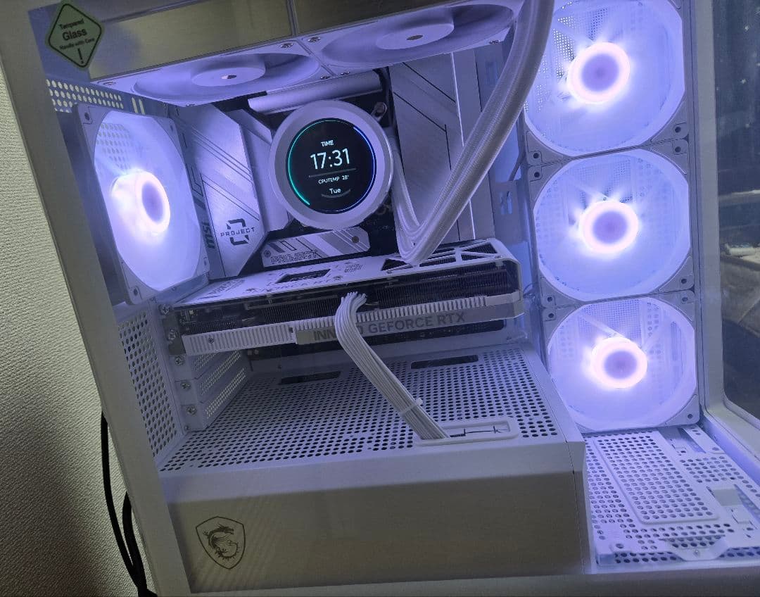 稼働少 美品 高性能 ホワイト ゲーミングpc i7 4070SUPER