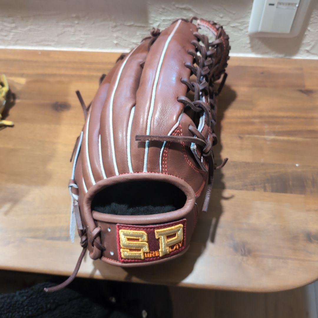 ASICS イエローグローブ & E.T. ブラウングローブ