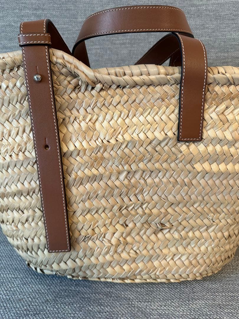 美品　ロエベ　カゴバック　mサイズ