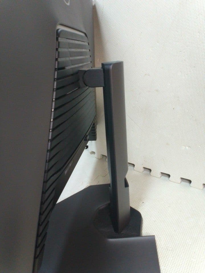 DELL デル 液晶ディスプレイ本体　G3223Q ゲーミングモニター　通電OK