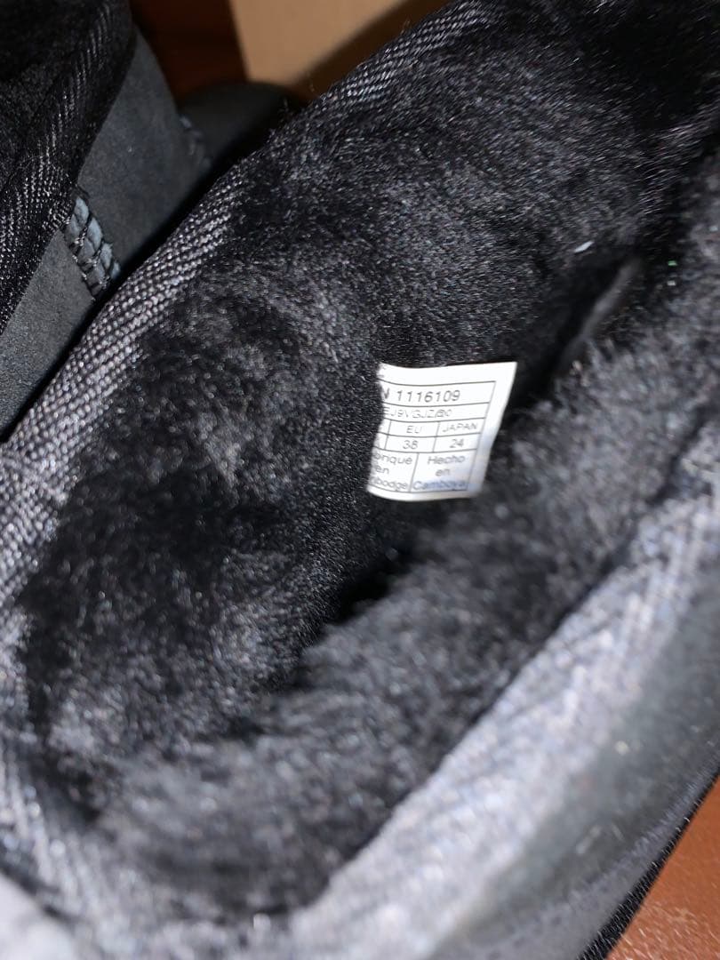 岡さん　UGG アグ　ブラック　黒 ブーツクラシック ウルトラ ミニ