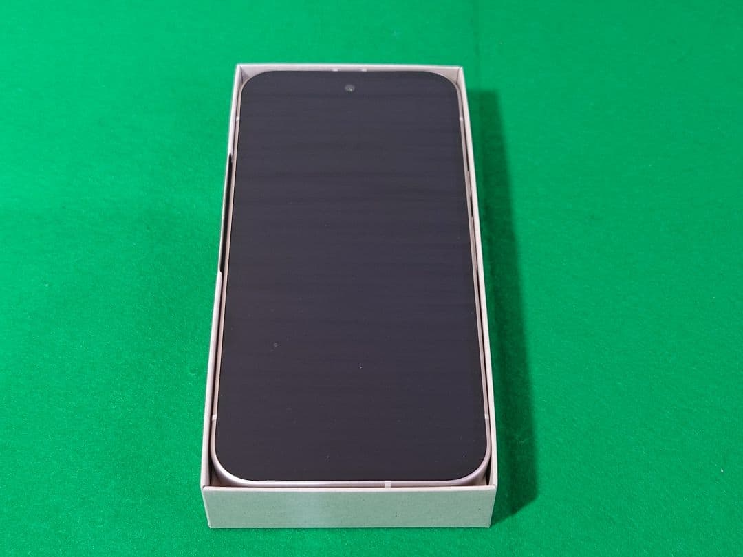 Google Pixel 9a ドコモ ホワイト 本体 新品同様 おまけ付き