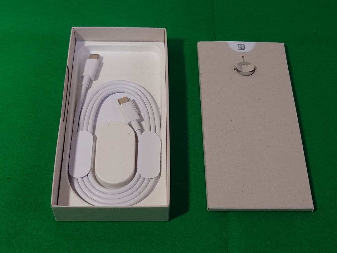 Google Pixel 9a ドコモ ホワイト 本体 新品同様 おまけ付き