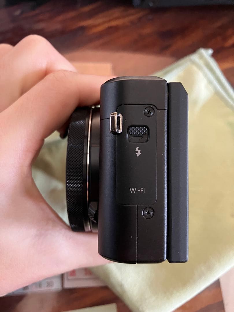 Canon PowerShot G7 X Mark II 本体と水中ハウジング