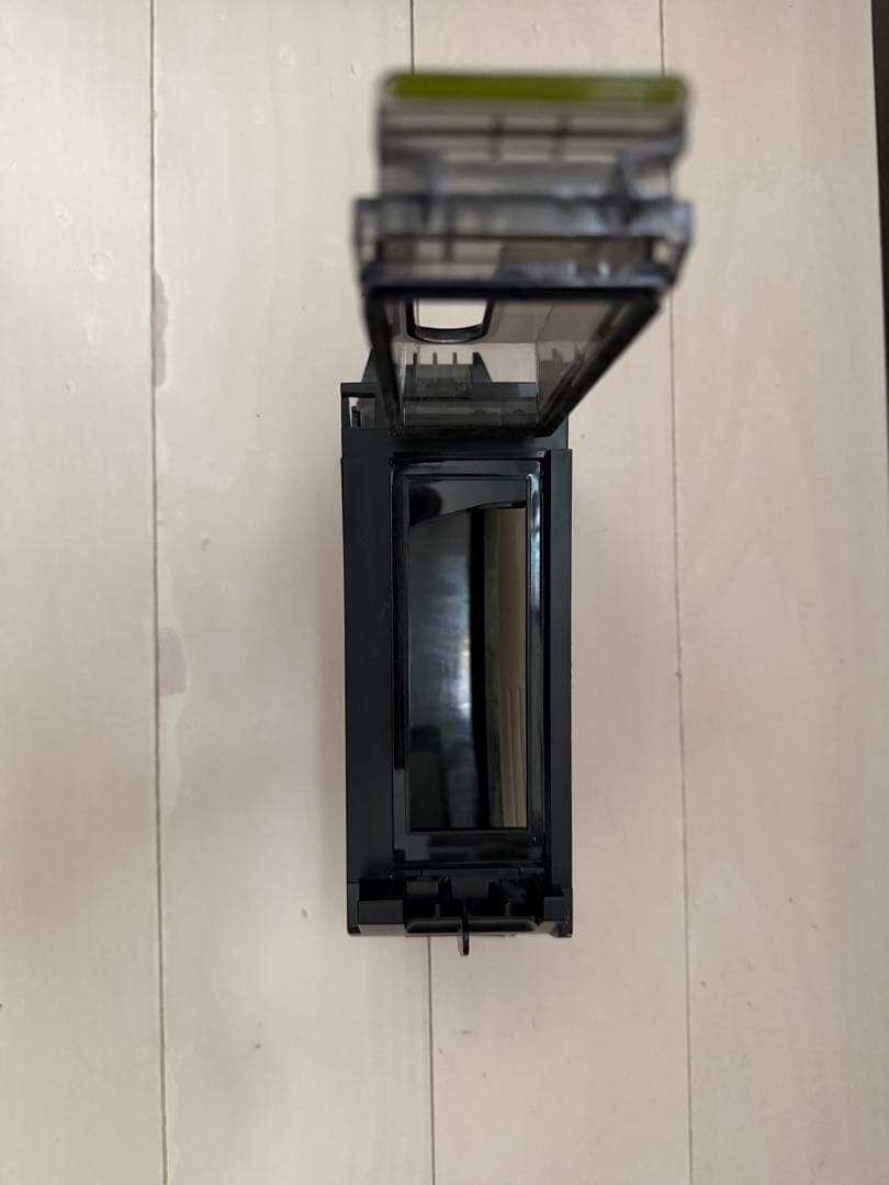 ルンバ　ロボット掃除機　J7