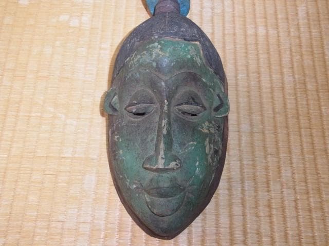 ◆コートジボワール、リマ辺り◆100年以上【民族仮面（マスク）緑黒の顔、頭に鳥