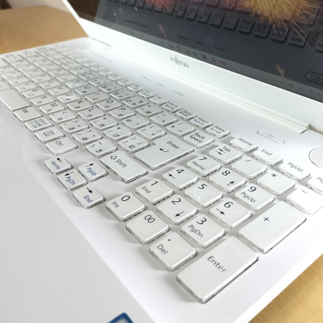 ノートPC Core i7 Windows11 SSD メモリ16GB 富士通