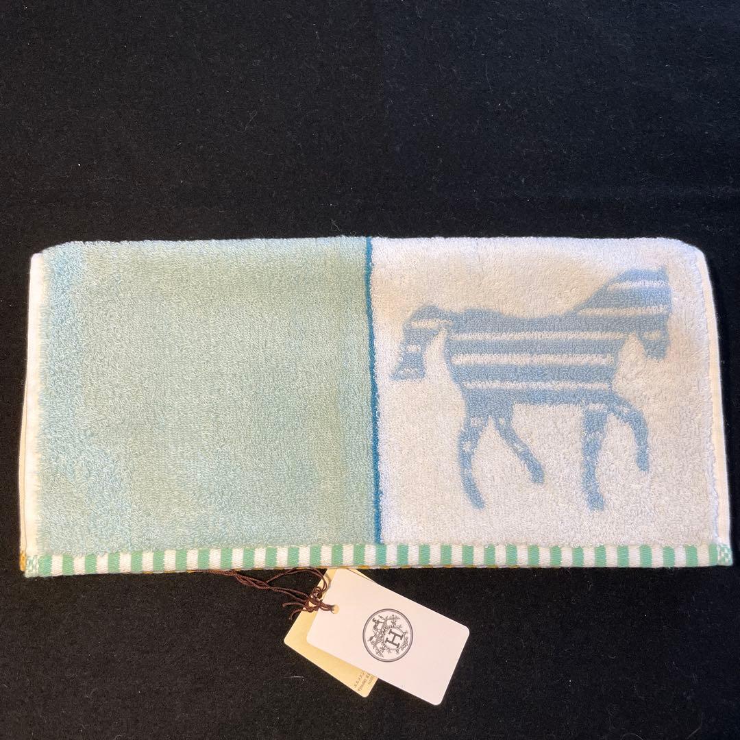 エルメス　タオルハンカチ馬と自転車　箱、グリーティングカード、2025リボン付き