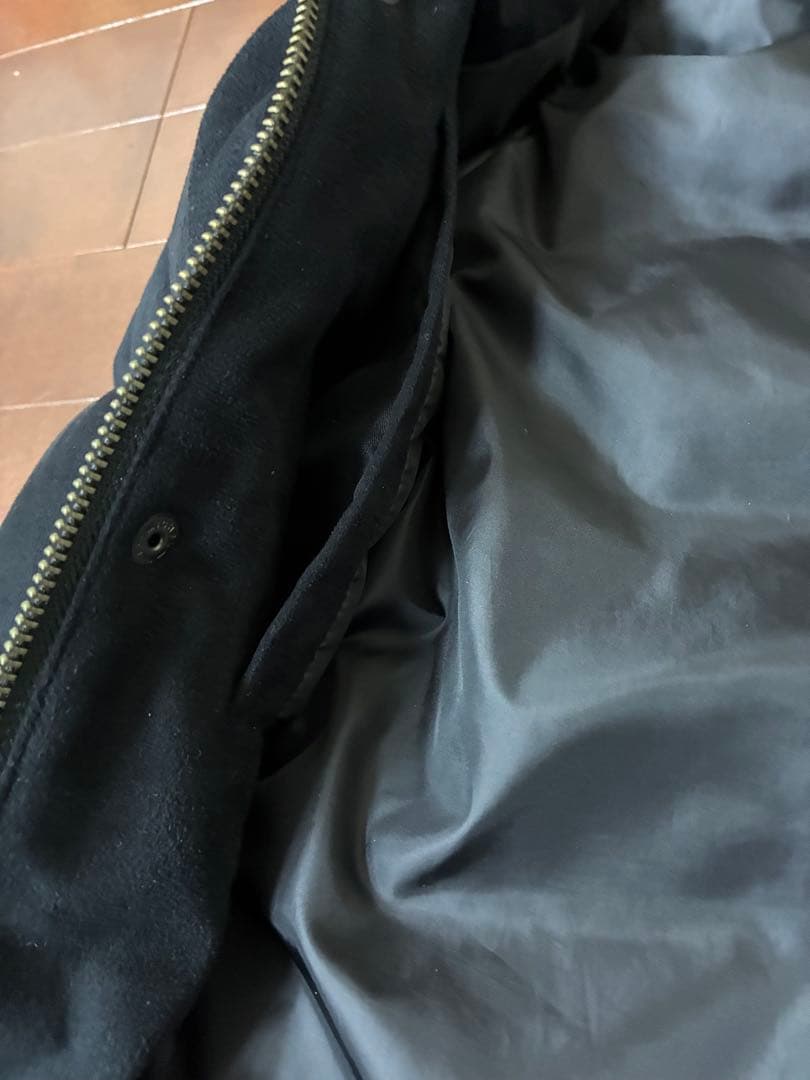   フード付きダウンベストXLブラック美品ダブルジッパー