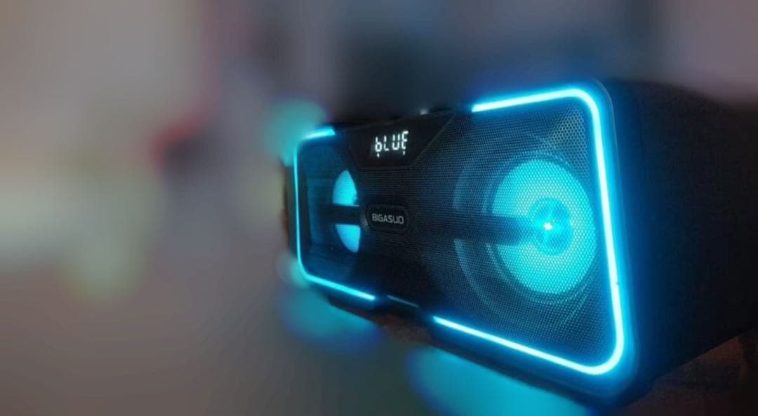 ワイヤレスマイク付きカラオケ機︴スピーカー