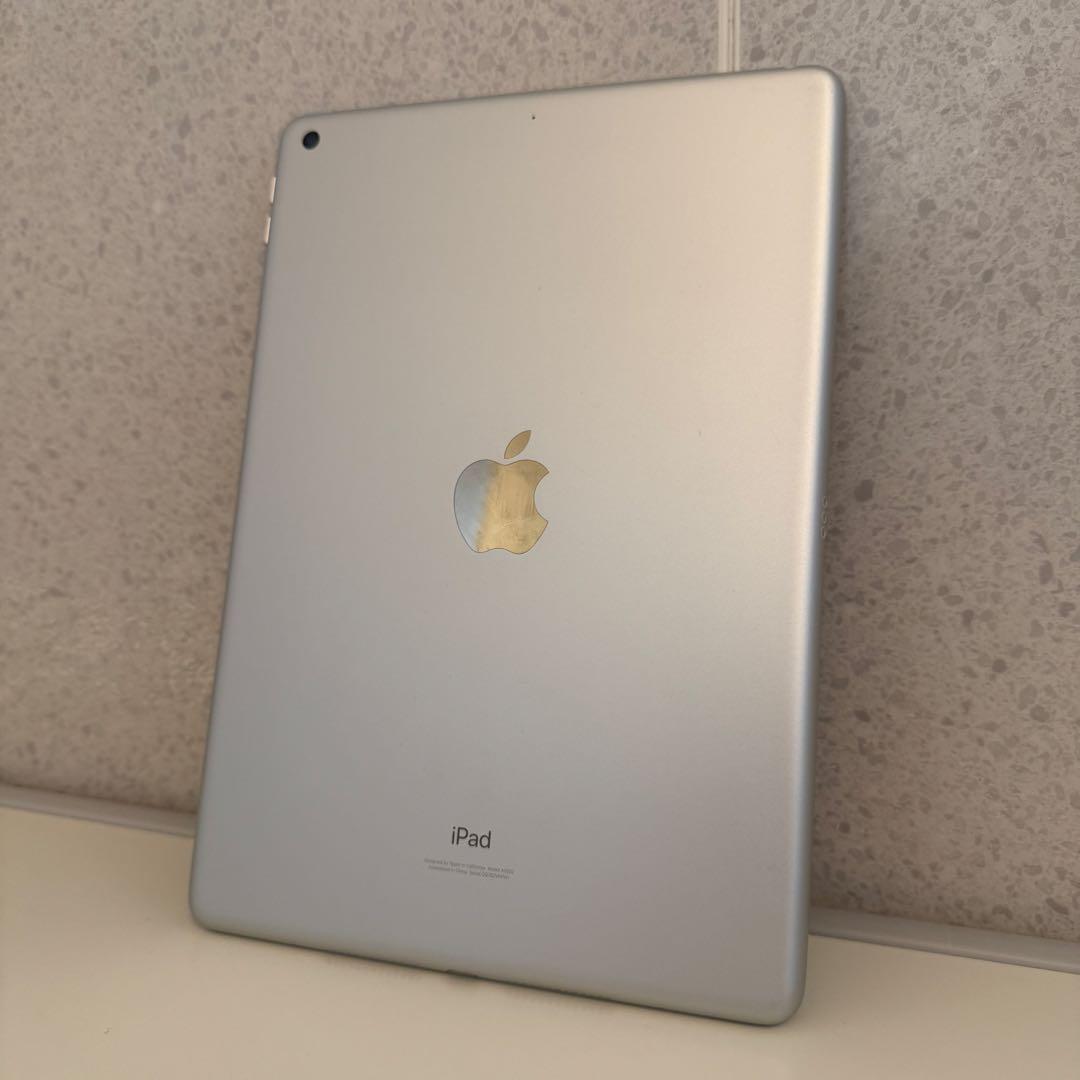 iPad第9世代本体 AppleCare+とBluetoothキーボード付