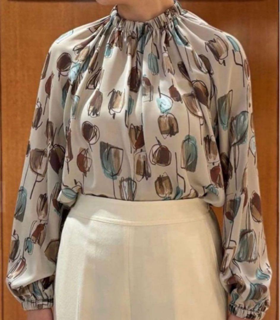 新品タグ付 TOMORROWLAND 2024AW フラワープリントブラウス