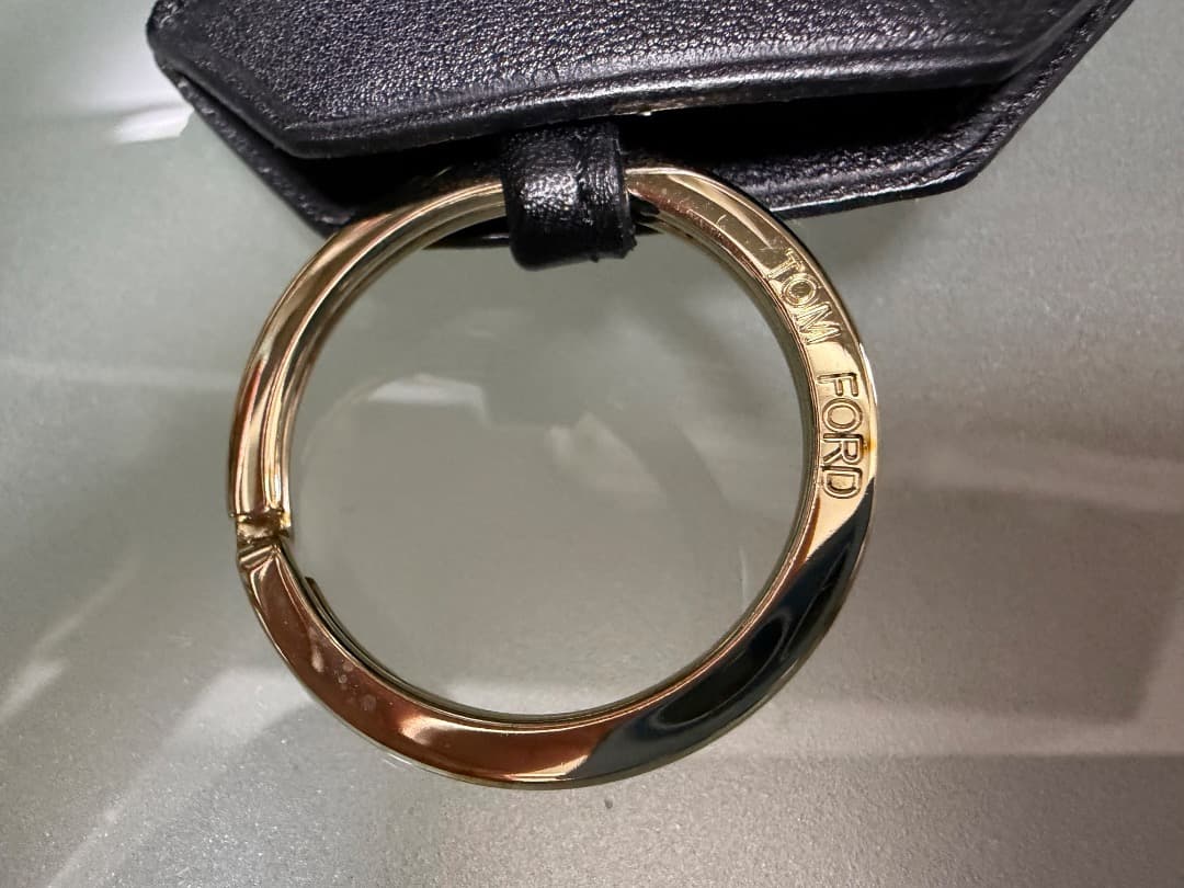 トムフォード　レザークロシェット　本革　ブラック