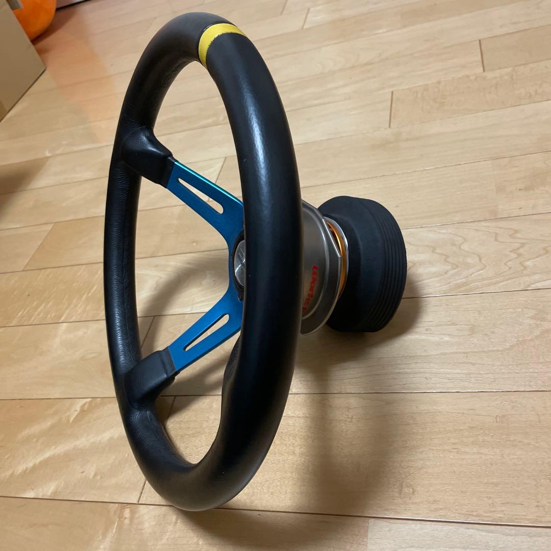 MOMO ステアリングホイール 3スポーク