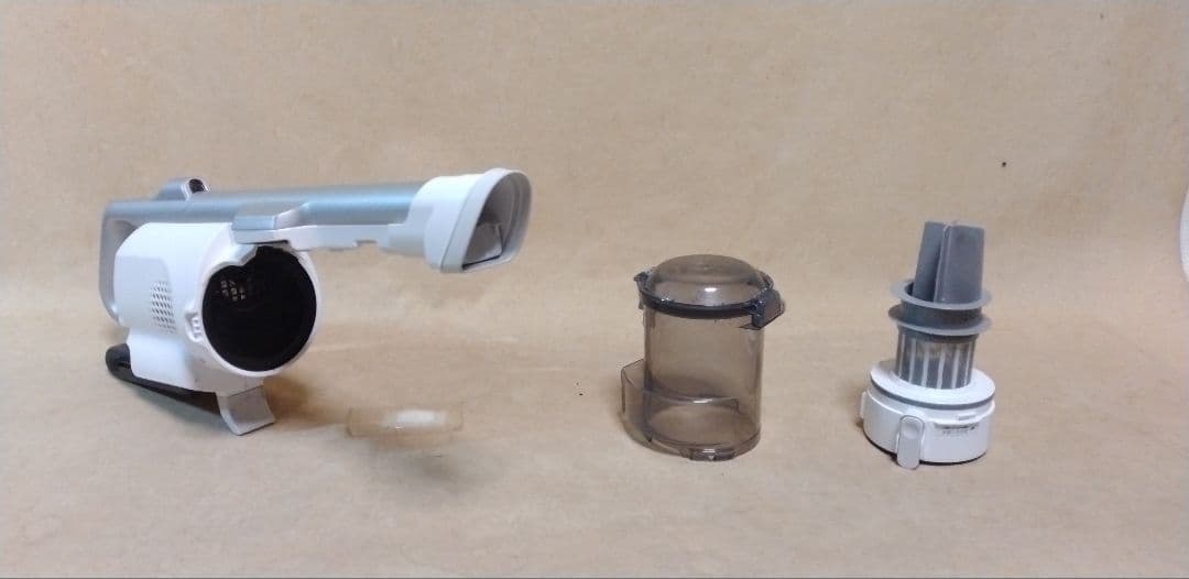 シャープ sharp 充電式掃除機 EC-SR10-W 2024年製