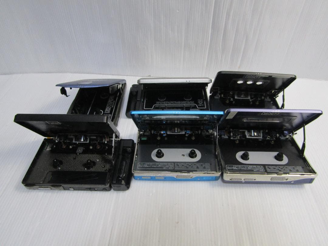 B0622 SONY カセットプレーヤー(6セット)