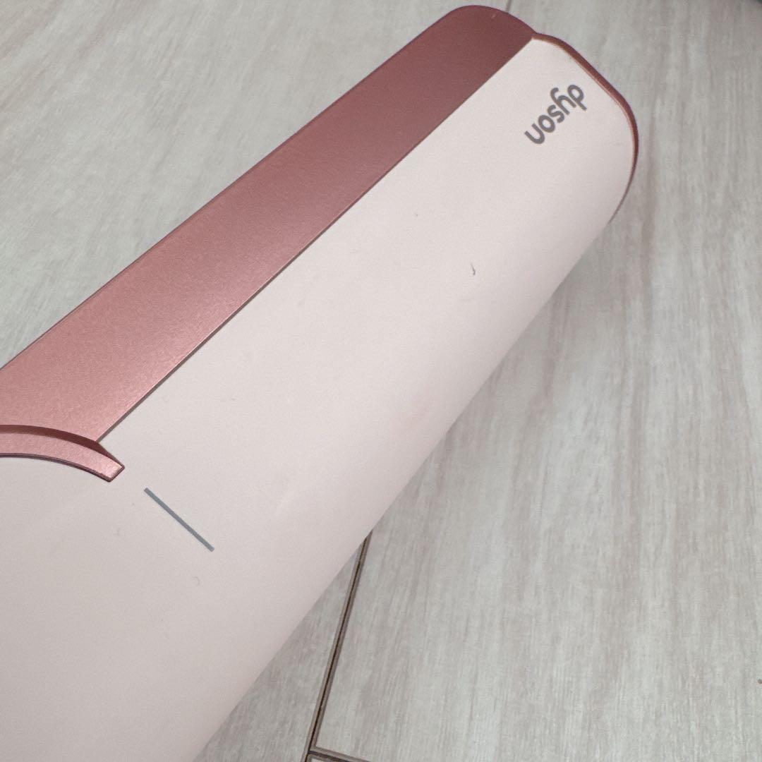 ダイソン　ドライヤー　ストレイトナー