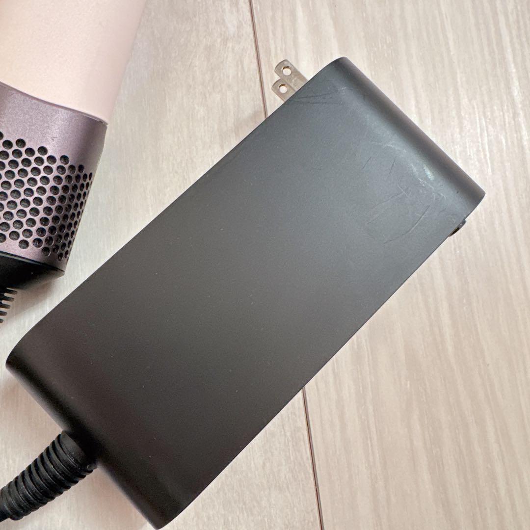 ダイソン　ドライヤー　ストレイトナー