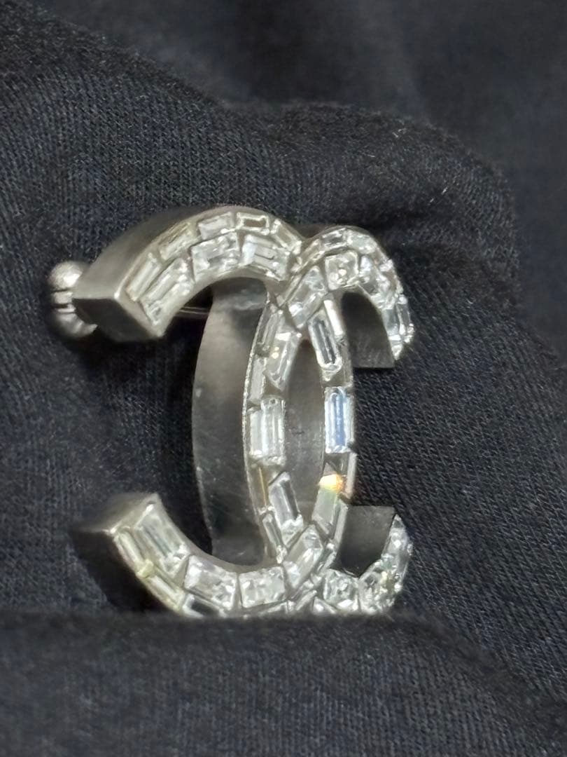 パ*ダ様 最終値下げ❗️【超美品】CHANEL ダブルCロゴブローチ クリスタル