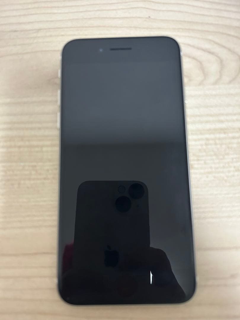 Apple iPhone SE (第3世代) ホワイト