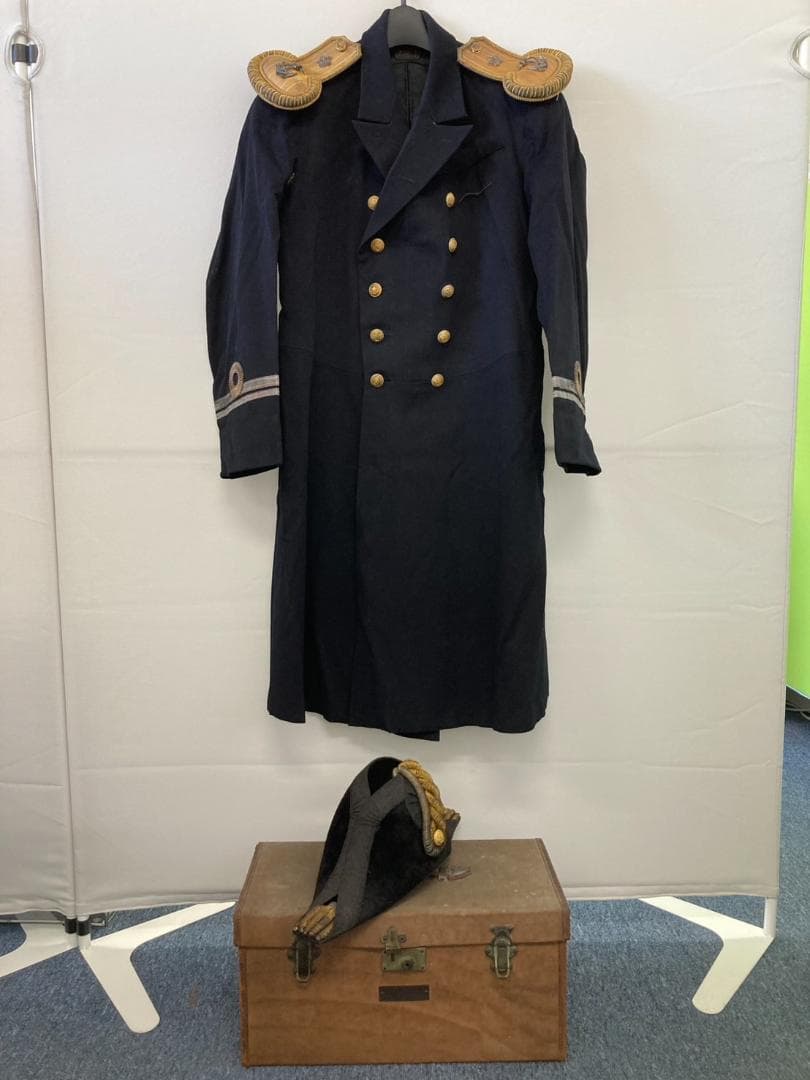 うぶ物 希少 大日本帝国海軍 大礼服 大礼帽 肩章 勲章各種