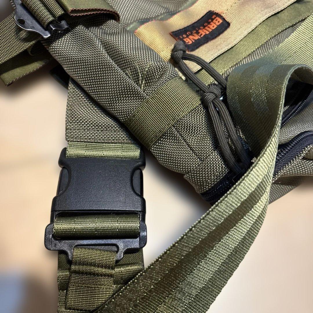 BRIEFING オリーブグリーン メッセンジャーバッグ カーキ