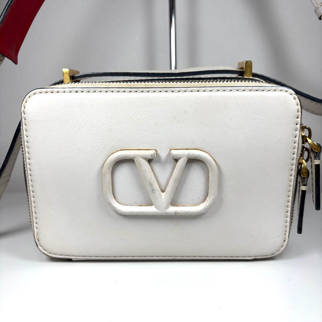 VALENTINO シグネチャー Vロゴ レザーショルダーバッグ カメラバッグ