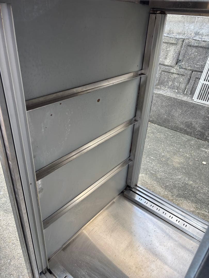 業務用ステンレス スライドドア収納キャビネット　両面扉