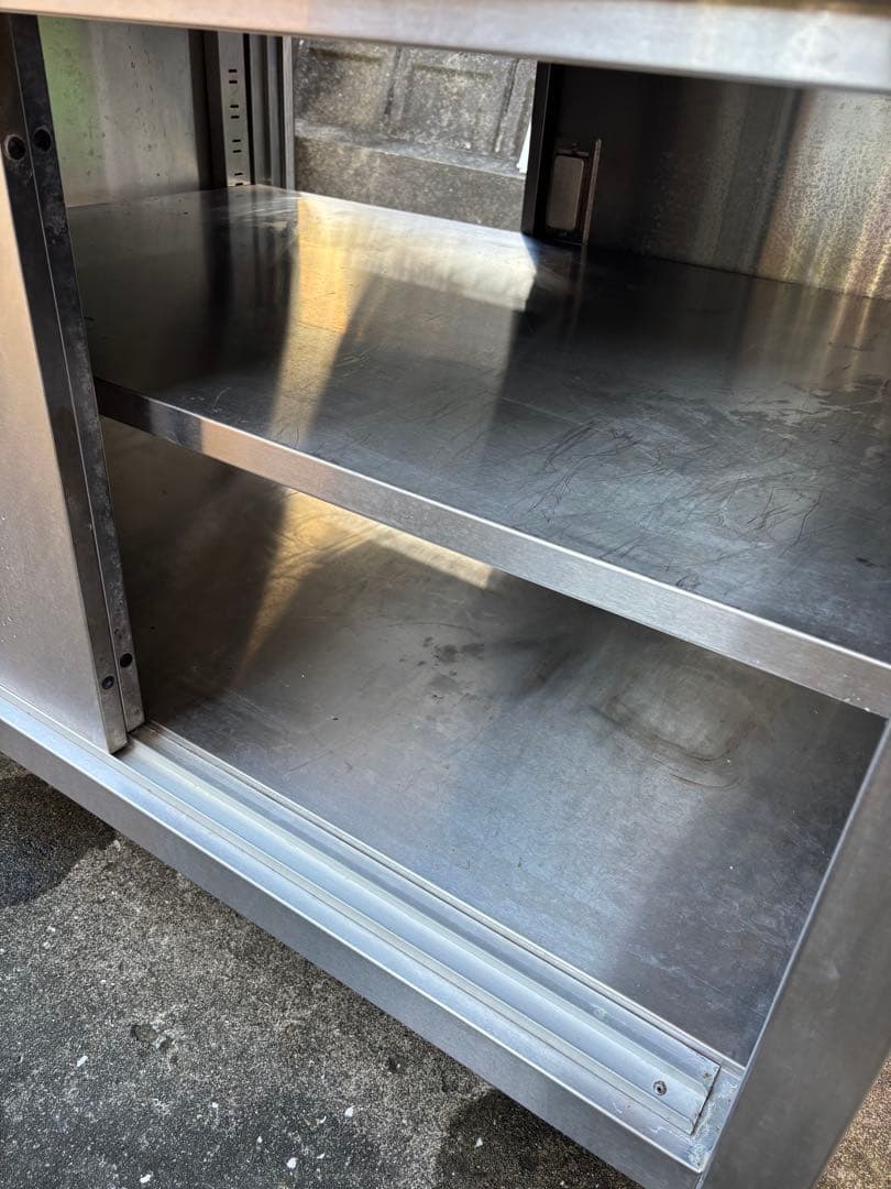 業務用ステンレス スライドドア収納キャビネット　両面扉